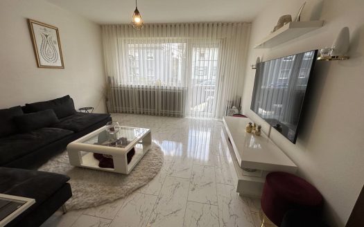 Exklusive, modernisierte 5-Zimmer-Maisonettewohnung mit Garage in Duisburg