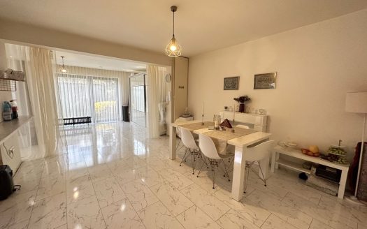 Exklusive, modernisierte 5-Zimmer-Maisonettewohnung mit Garage in Duisburg