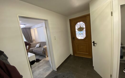 Geräumiges und vollständig renoviertes 4-Zimmer-Haus in Leverkusen