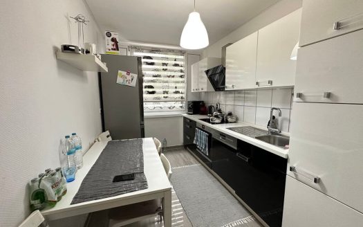 Modernisierte Wohnung mit drei Zimmern und Balkon in Dormagen