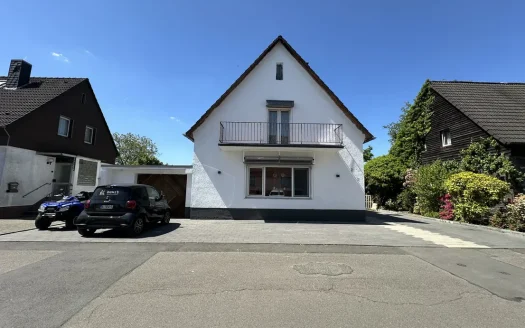Freistehendes Einfamilienhaus in Leverkusen mit möglicher Hinterbebauung