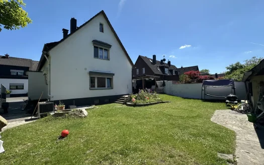 Freistehendes Einfamilienhaus in Leverkusen mit möglicher Hinterbebauung